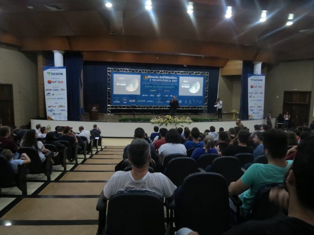 Falando sobre Inovação, Allan Costa encerra a Semana Empresarial e Tecnológica 2017