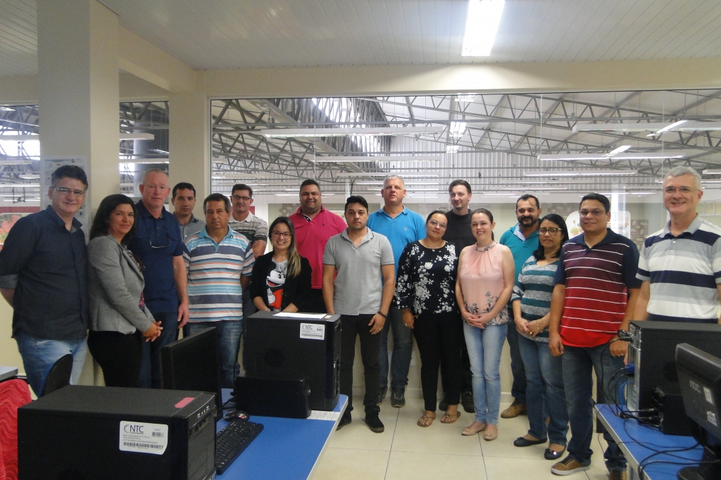 INCRA-PR REALIZA TREINAMENTO EM DOIS VIZINHOS