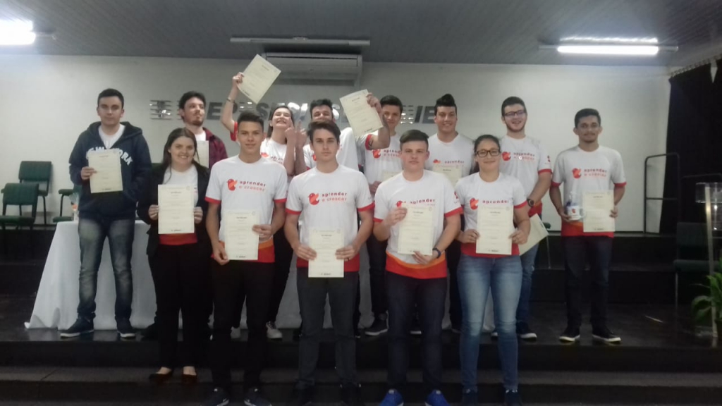 FORMANDOS DA 14ª EDIÇÃO DO PROJETO APRENDER E CRESCER