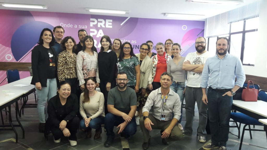 COORDENADORA DA SUDOTEC  PARTICIPA DE REUNIÃO COM GESTORES DE INCUBADORAS EM CURITIBA/PR
