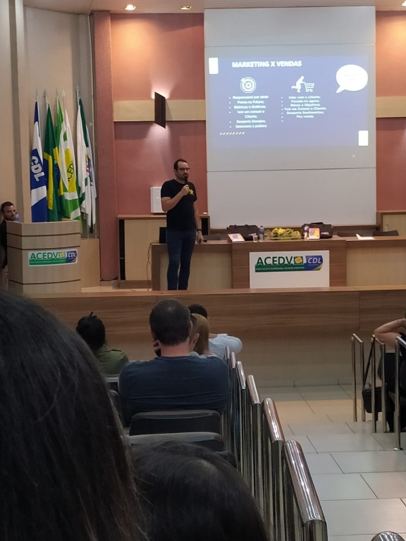 Palestra auditório ACEDV CDL - O Segredo da Gestão Milionária