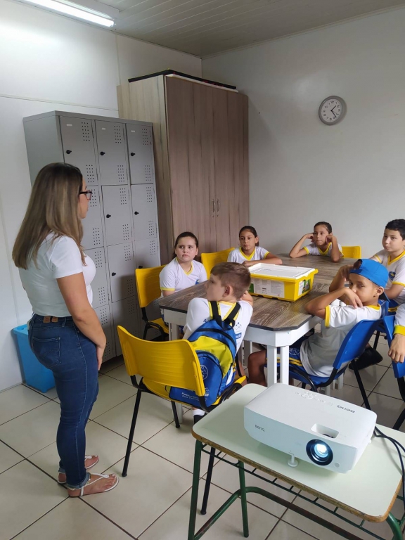 Projeto Robótica em Ação para alunos da AABB Dois Vizinhos