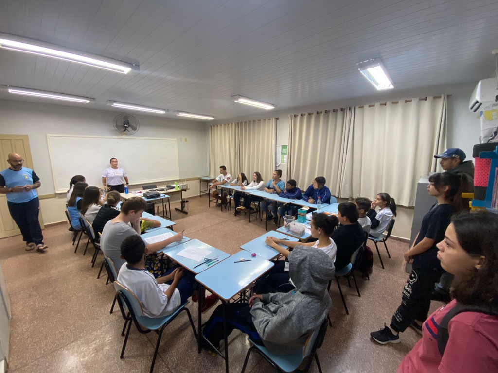 Visita na Guarda Mirim para divulgar o Aprender e Crescer