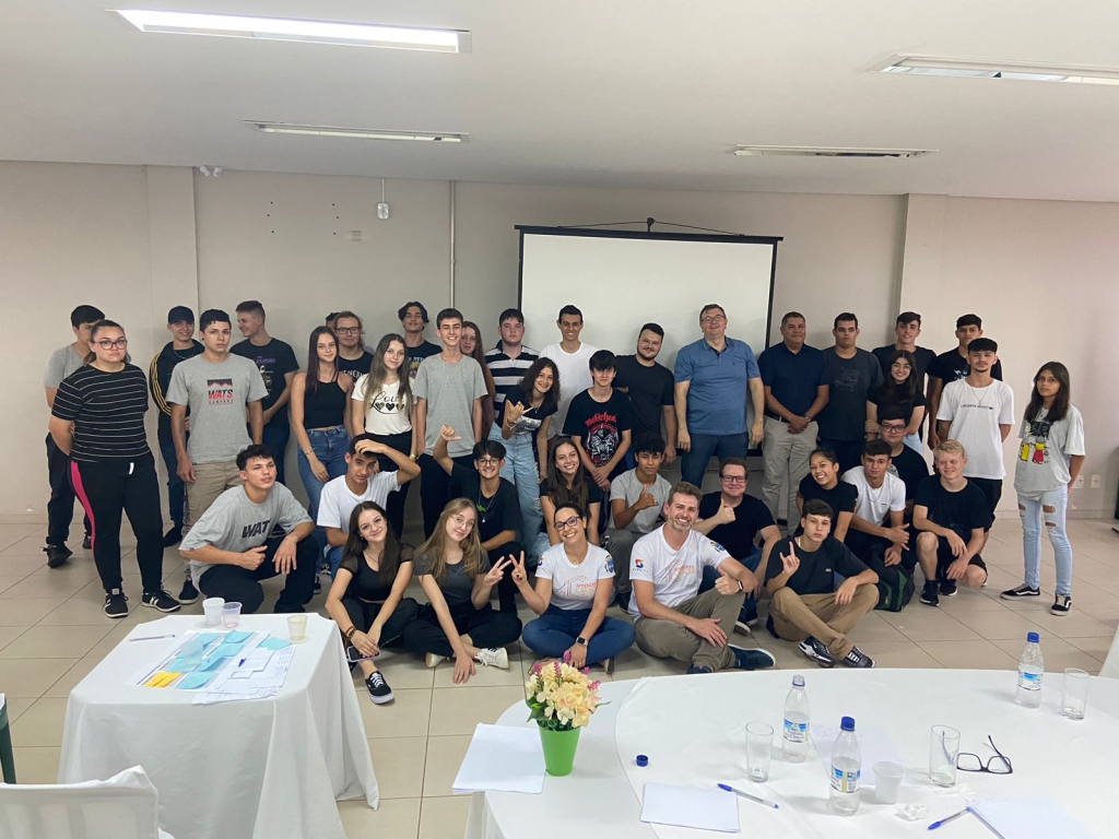 Alunos do Aprender e Crescer participam do Garage Sprint programa de Geração de Negócios Inavodores do Sebrae