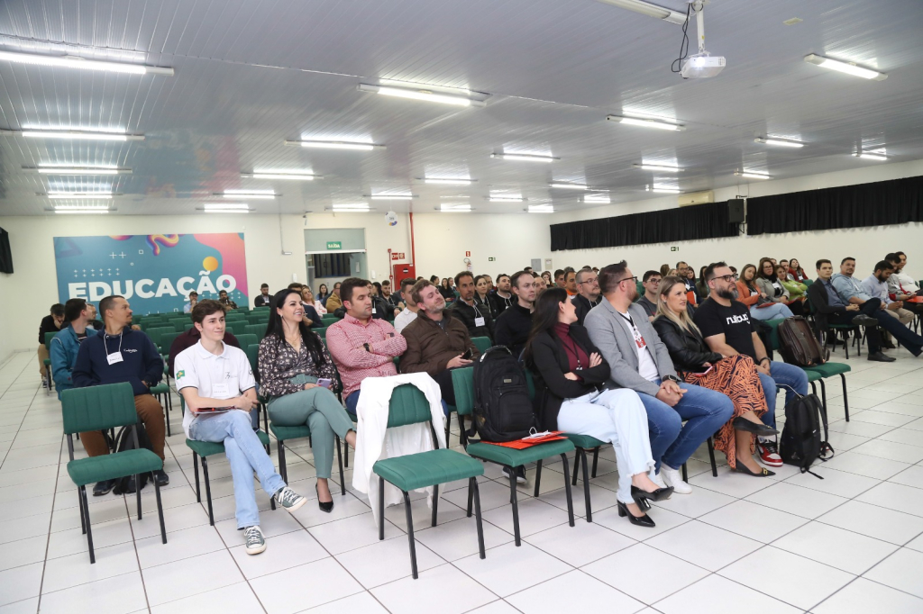 CONEXÃO EMPRESARIAL EM DESTAQUE