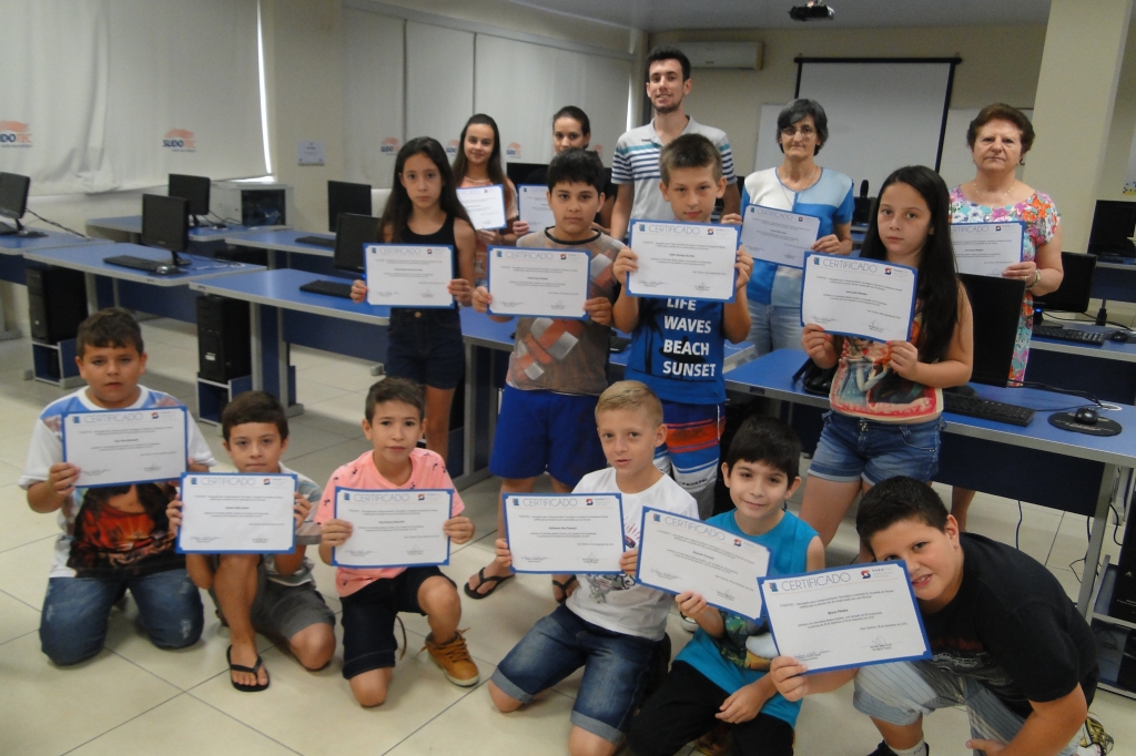 Encerramento dos cursos do Projeto Inclusão Digital