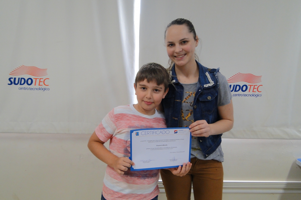 Alunos da Informática Básica recebem certificados