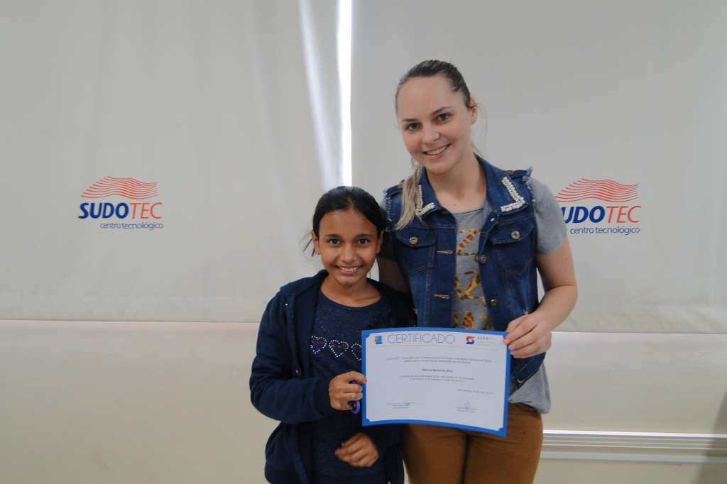 Alunos da Informática Básica recebem certificados