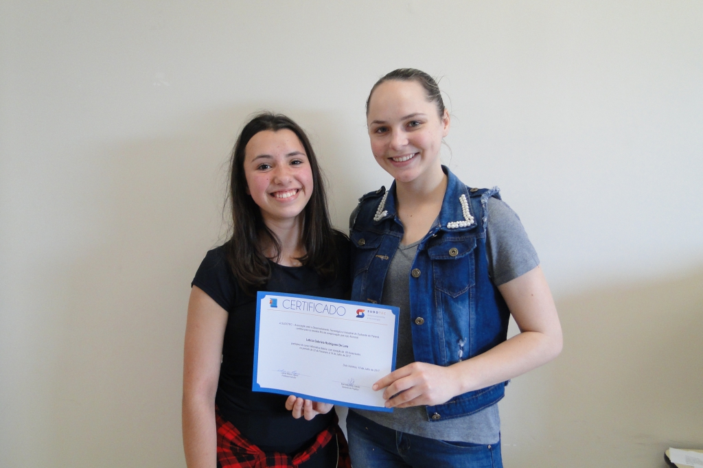 Alunos da Informática Básica recebem certificados