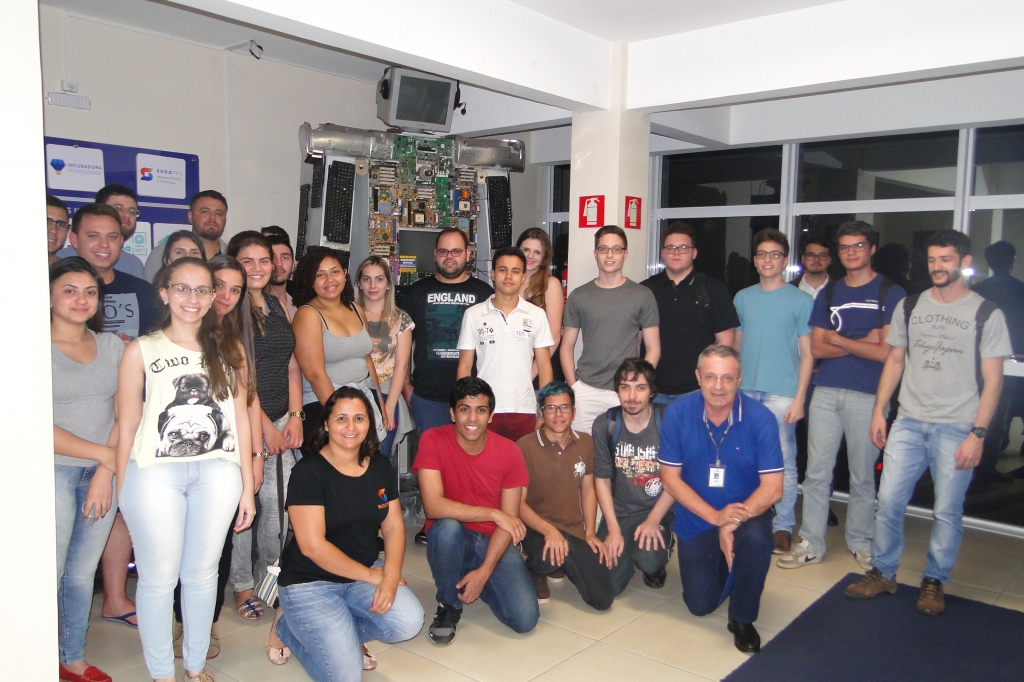 Alunos da UTFPR visitam a Sudotec
