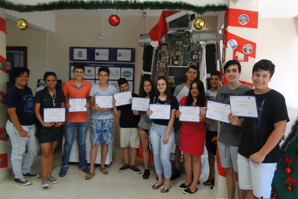 Encerramento dos Cursos e Informática Básica e Avançada