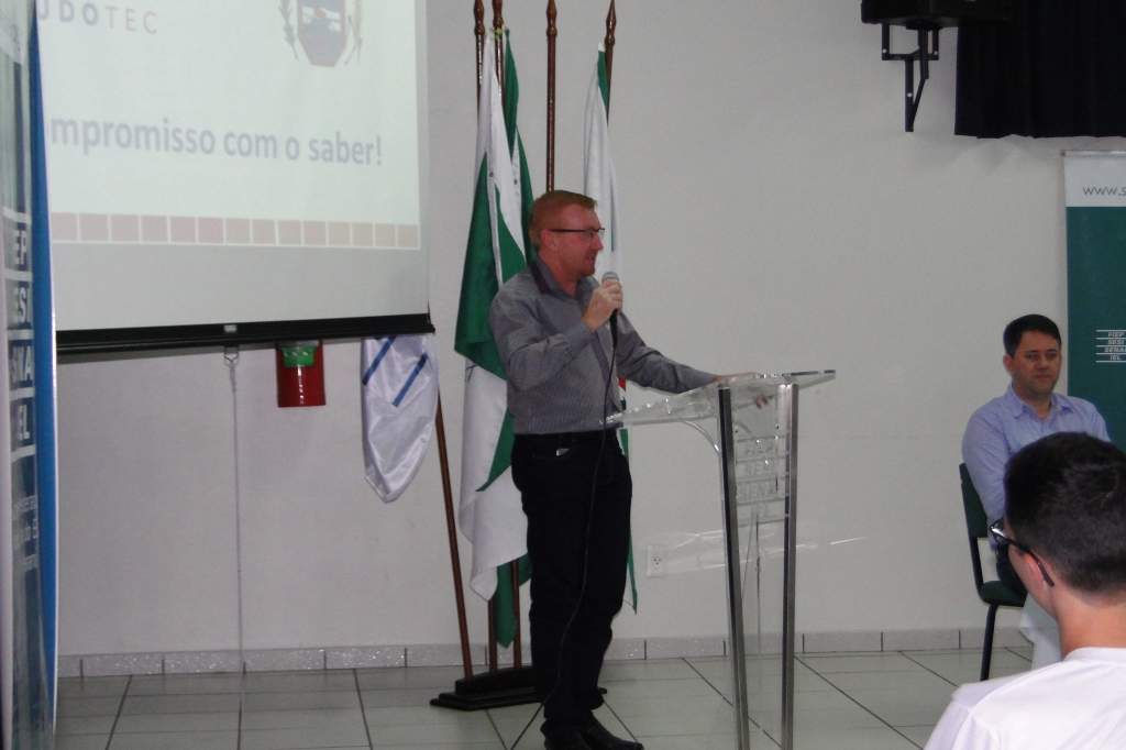 Aula Magna Aprender e Crescer.