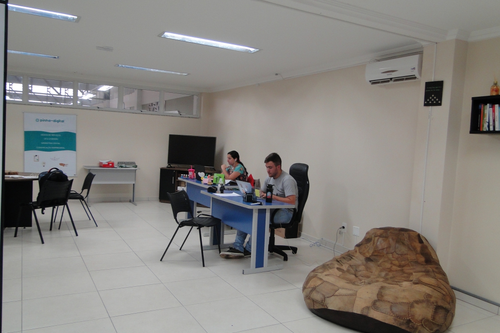 PINHA MARKETING DIGITAL GANHA AMPLIAÇÃO EM SALA NA SUDOTEC