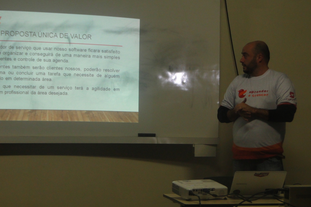 Alunos do Aprender e Crescer apresentam Pré-Banca