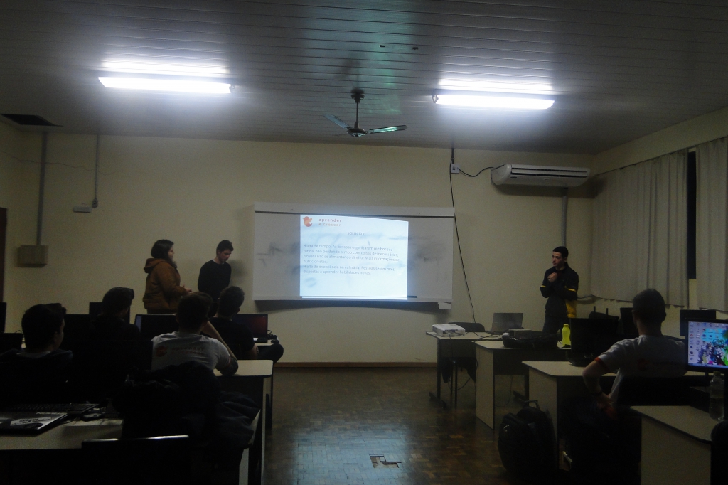 Alunos do Aprender e Crescer apresentam Pré-Banca