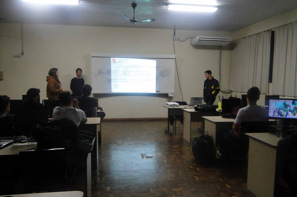 Alunos do Aprender e Crescer apresentam Pré-Banca