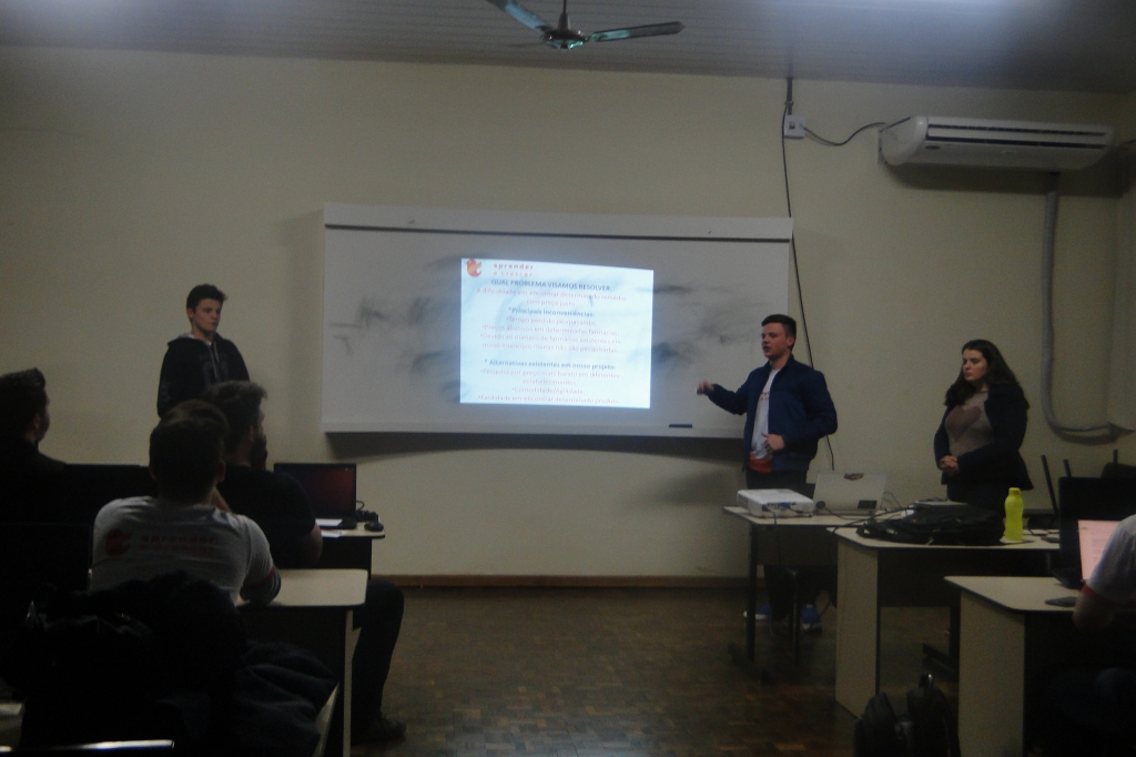 Alunos do Aprender e Crescer apresentam Pré-Banca