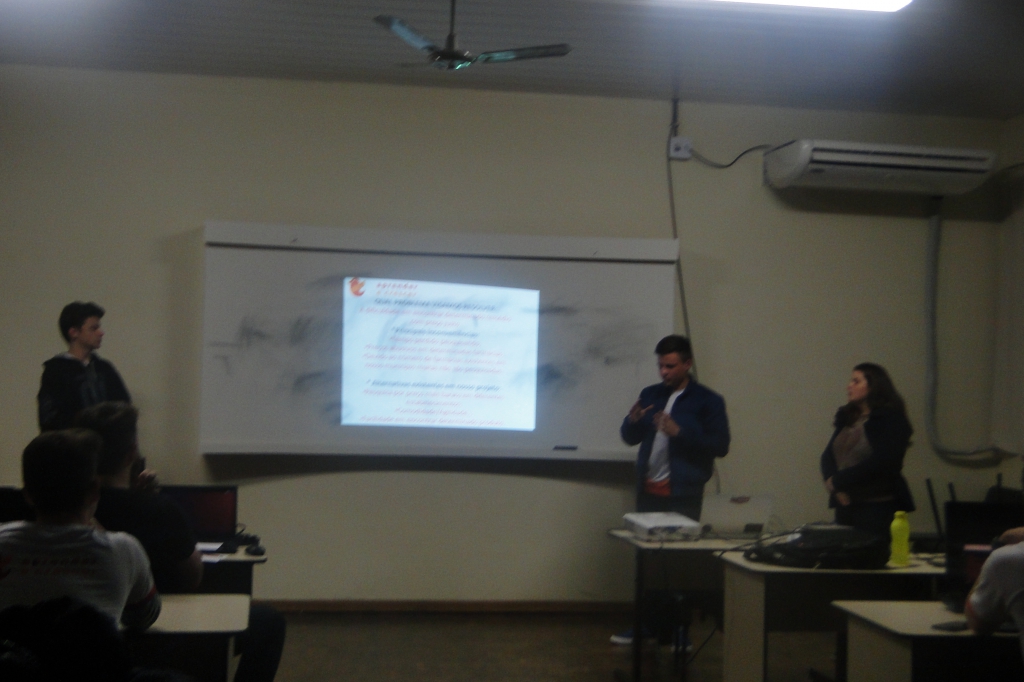 Alunos do Aprender e Crescer apresentam Pré-Banca