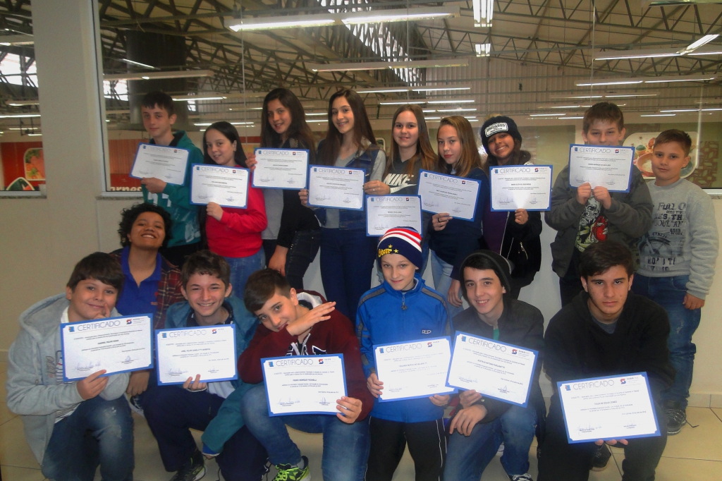 Encerramento e certificação dos cursos de informatica básica, avançada e computação gráfica 