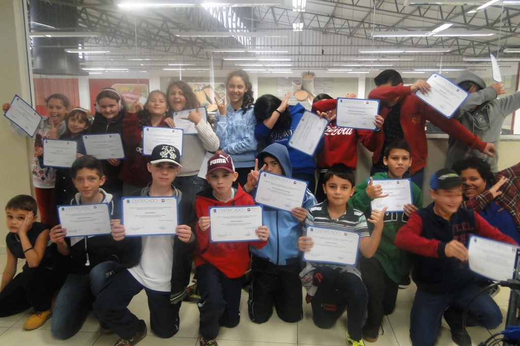 Encerramento e certificação dos cursos de informatica básica, avançada e computação gráfica 