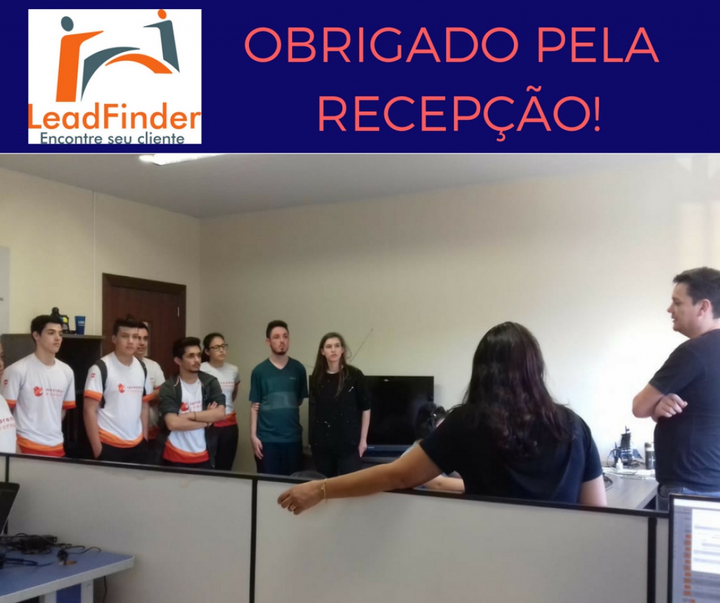 Alunos do projeto Aprender e Crescer visitam empresas parceiras.