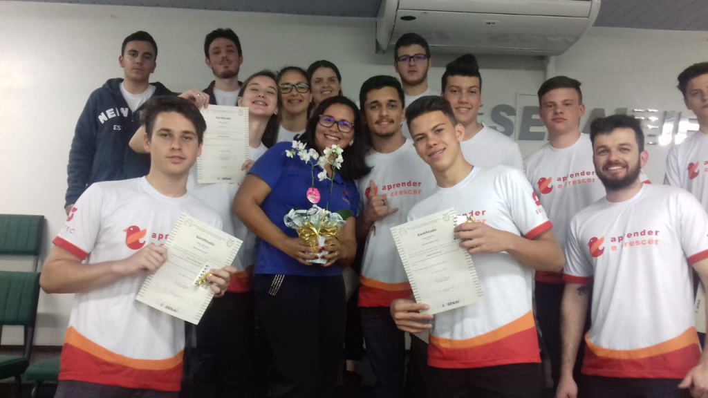 FORMANDOS DA 14ª EDIÇÃO DO PROJETO APRENDER E CRESCER