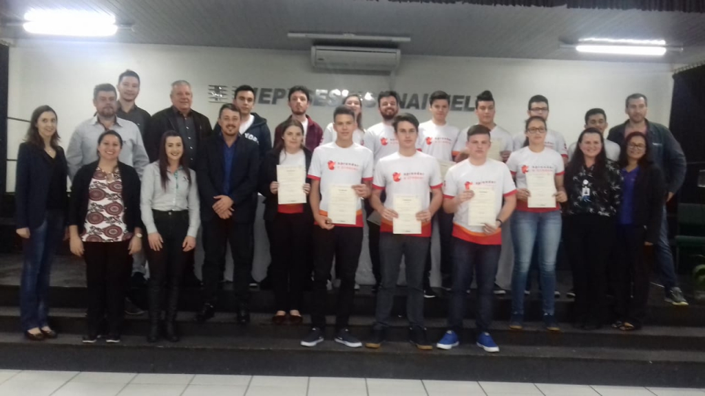 FORMANDOS DA 14ª EDIÇÃO DO PROJETO APRENDER E CRESCER