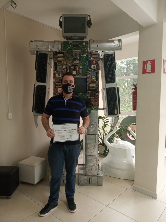  LEAD FINDER E CRONOS EMPRESAS INCUBADAS NA SUDOTEC RECEBEM O CERTIFICADO DE GRADUAÇÃO