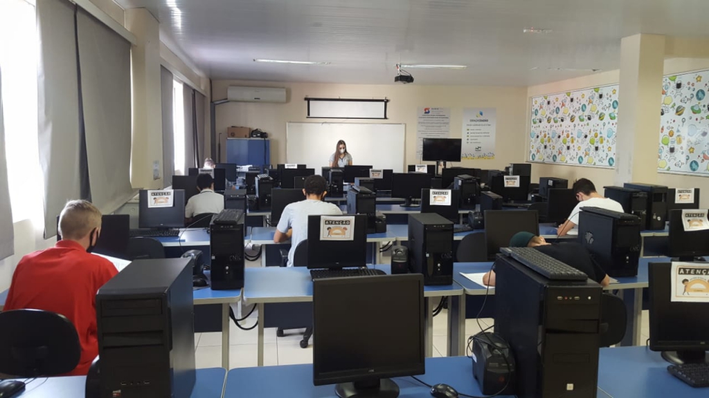 SELECIONADOS PARA 2ª FASE DO PROJETO APRENDER & CRESCER - 2021