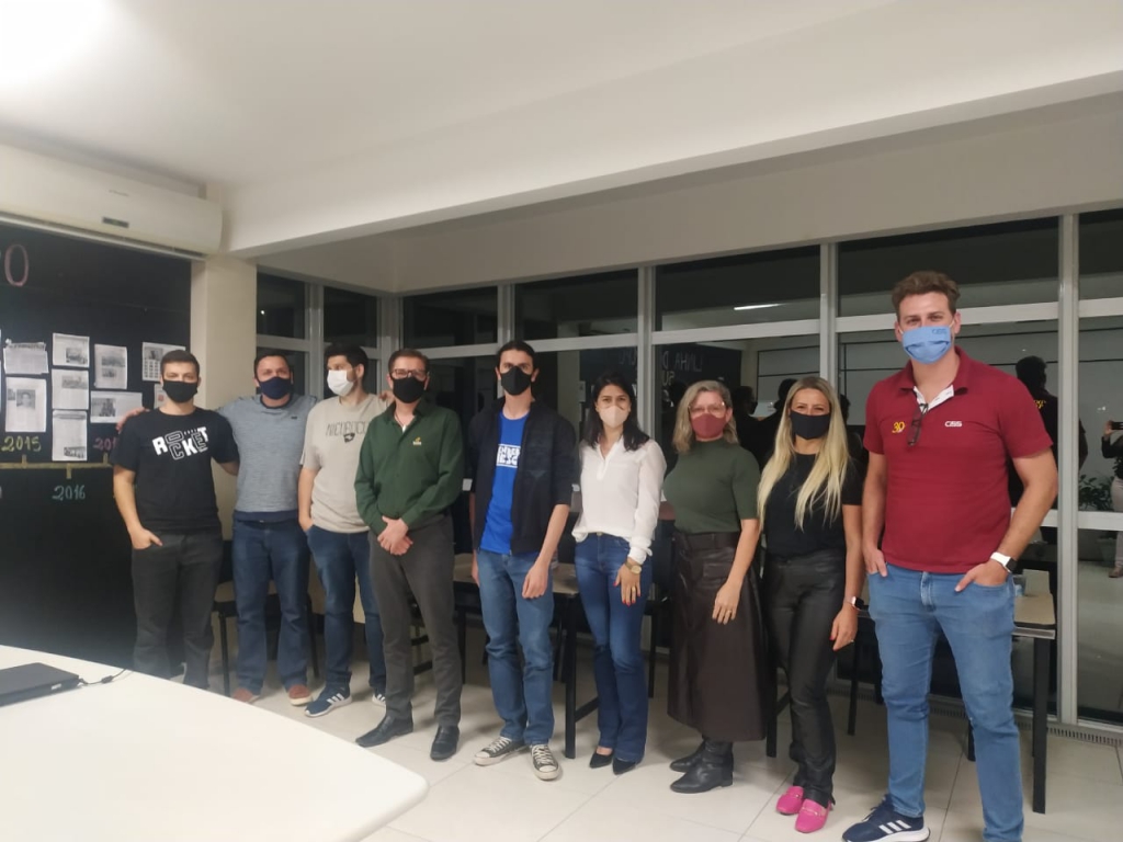 ALUNOS DO APRENDER & CRESCER APRESENTAM BANCA DE PROJETOS