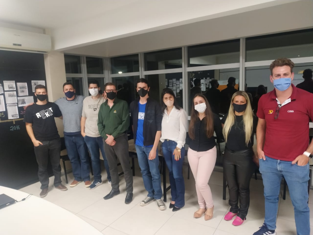 ALUNOS DO APRENDER & CRESCER APRESENTAM BANCA DE PROJETOS