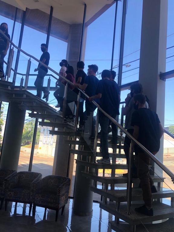 ALUNOS DA QUALIFICAÇÃO EM PROGRAMAÇÃO "APRENDER E CRESCER" VISITAM A EMPRESA PRECISA