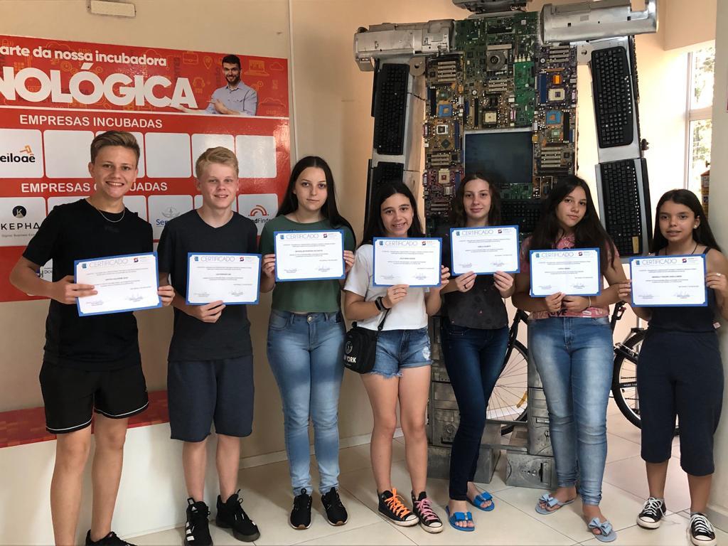 SUDOTEC CERTIFICA TURMAS DA INCLUSÃO DIGITAL E CAPACITAÇÃO EM POWERBIULDER