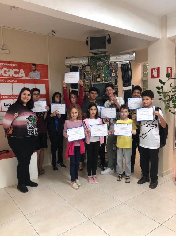 SUDOTEC CERTIFICA TURMAS DA INCLUSÃO DIGITAL E CAPACITAÇÃO EM POWERBIULDER