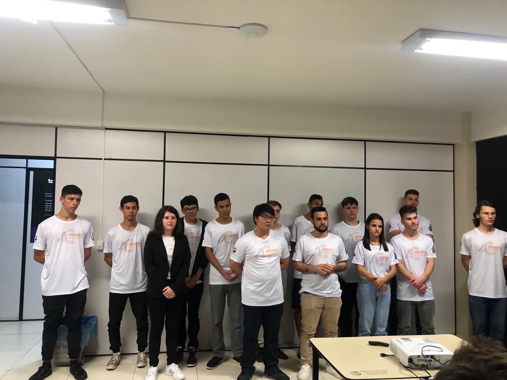 ALUNOS DO PROJETO APRENDER E CRESCER 2022 APRESENTAM TRABALHOS DE CONCLUSÃO DE CURSO