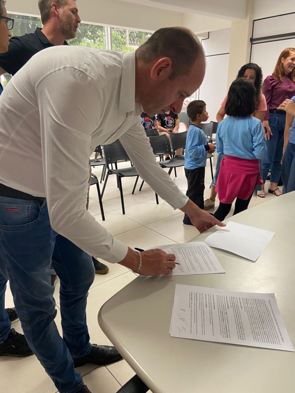 Assinatura contrato parceria Rotary Clube de Dois Vizinhos e Sudotec