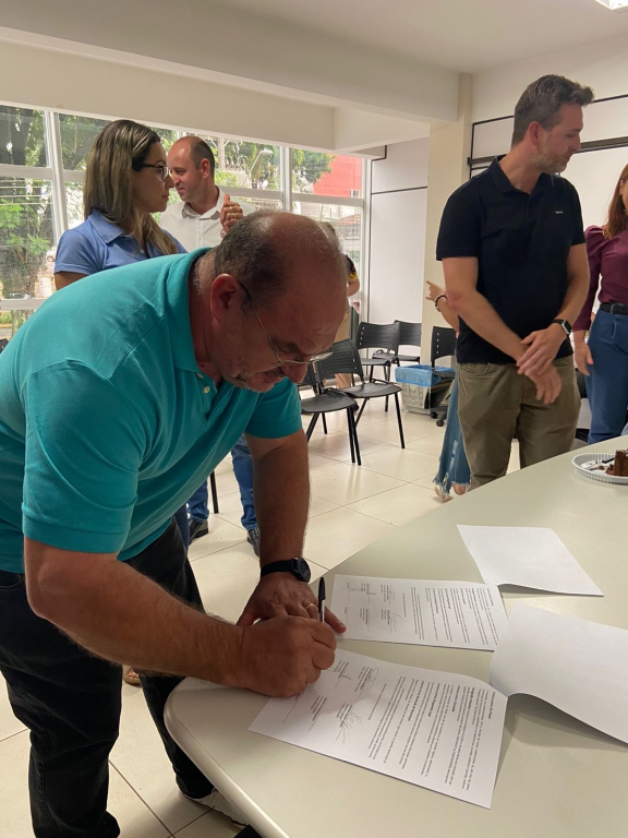 Assinatura contrato parceria Rotary Clube de Dois Vizinhos e Sudotec