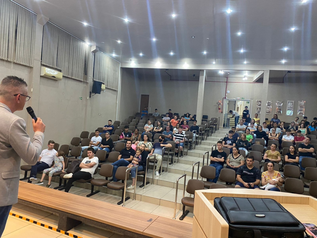 Reunião com os pais e responsáveis dos alunos do Aprender e Crescer