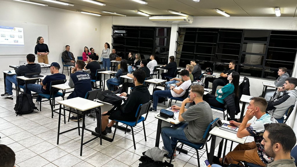 EQUIPE SUDOTEC E INCUBADOS FAZEM VISITA AO CENTRO UNIVERSITÁRIO UNISEP