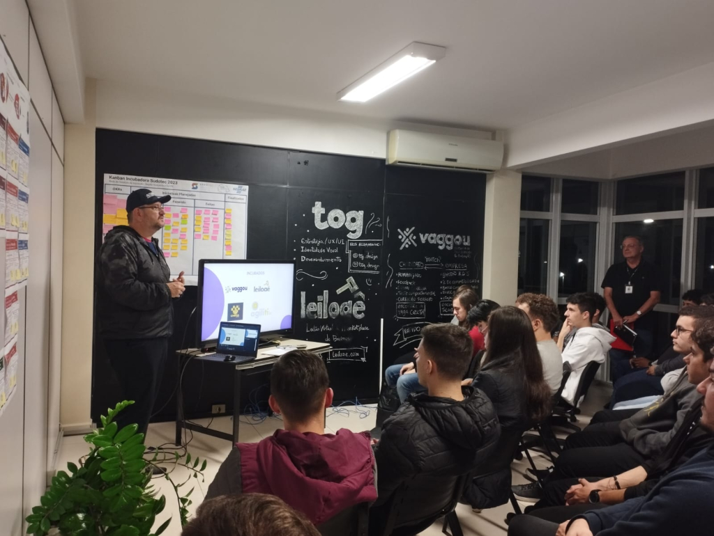 SUDOTEC RECEPCIONA ACADEMICOS DA UTFPR