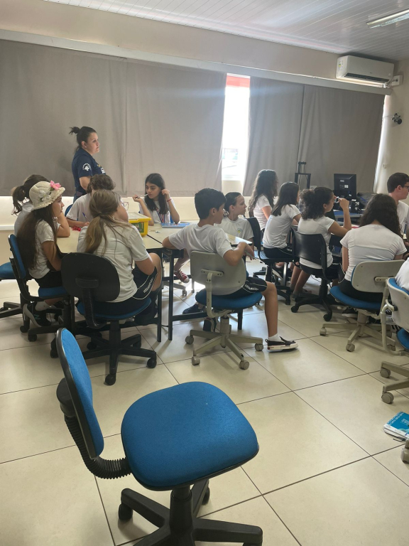 SUDOTEC RECEPCIONA ALUNOS NO COOPERMUNDI