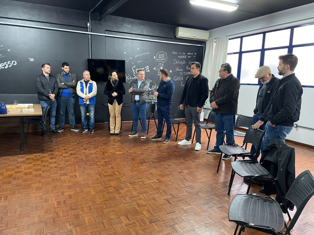 Rotary e Cresol realizam entrega de projeto  para Sudotec