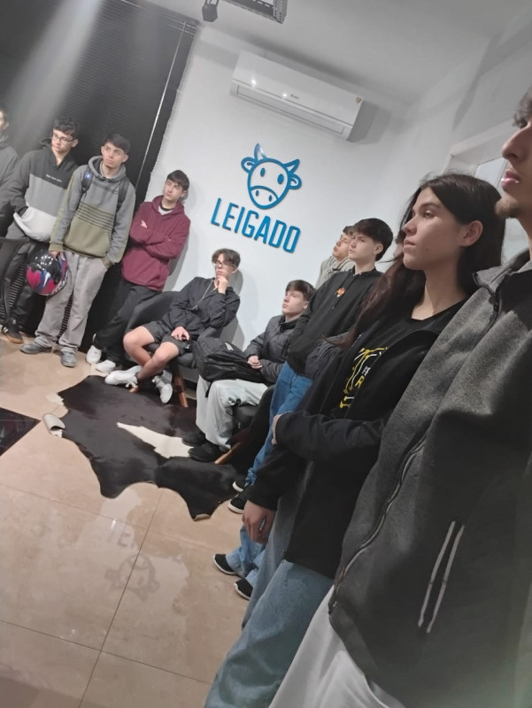 Turma Apender e Crescer realiza visita técnica a empresa Leigado