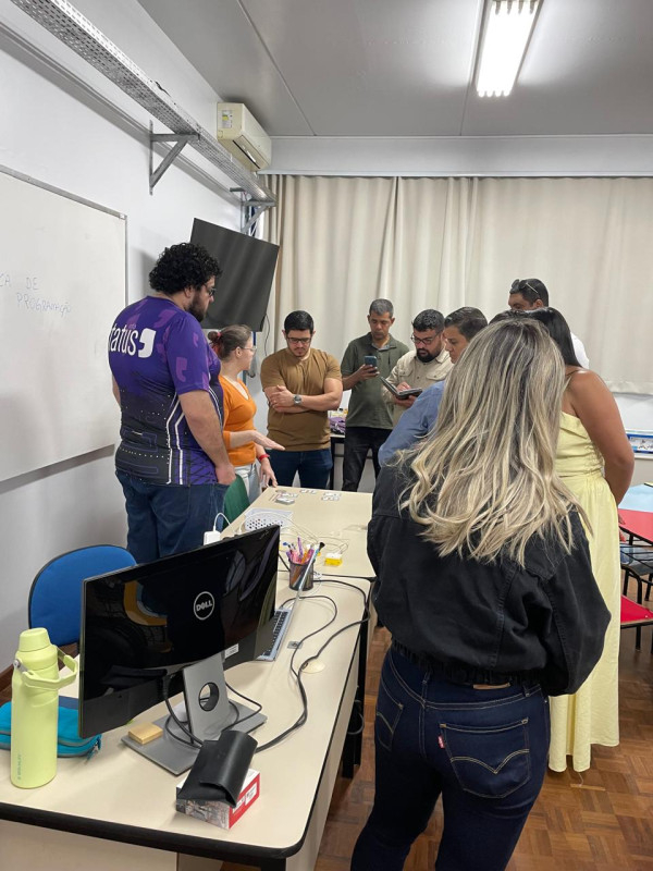 Recebemos na Sudotec o Secretário de Tecnologia de Guaíra, Sr. Guilherme, acompanhado da Presidente da ACIAG