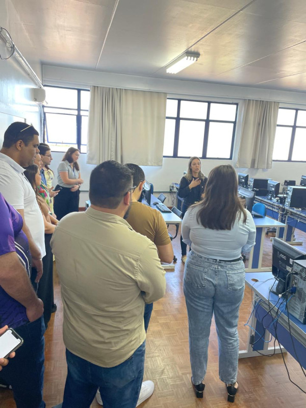 Recebemos na Sudotec o Secretário de Tecnologia de Guaíra, Sr. Guilherme, acompanhado da Presidente da ACIAG